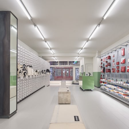 FREITAG Store Amsterdam by Selekteur