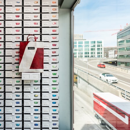 freitag_store-zuerich_window_rolandtaennler_rgb_highres.jpg