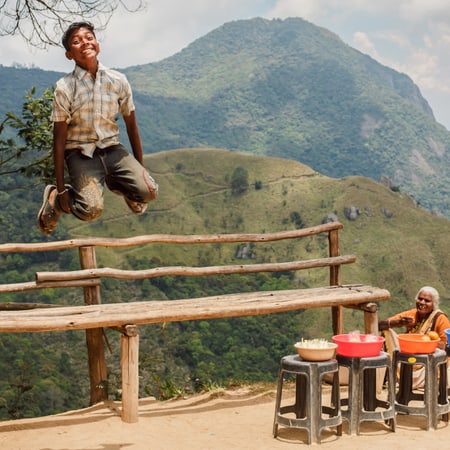 freitag_happiness_jump_munnar.jpg