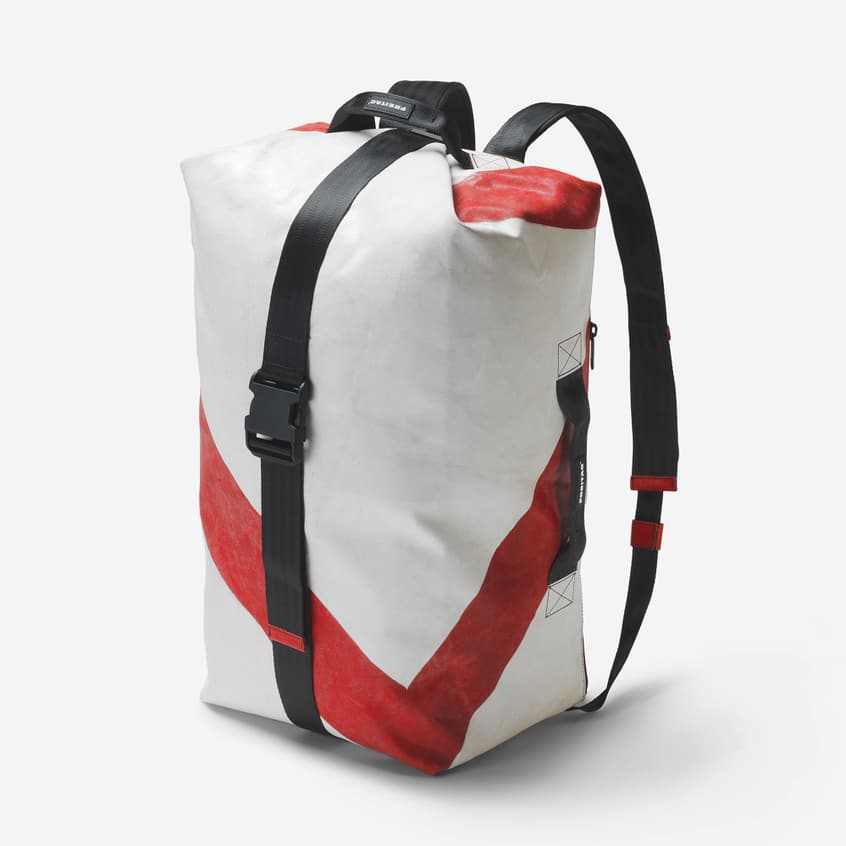 FREITAG Taschenunikate und Accessoires aus ausgedienten LKWPlanen und vollkompostierbare