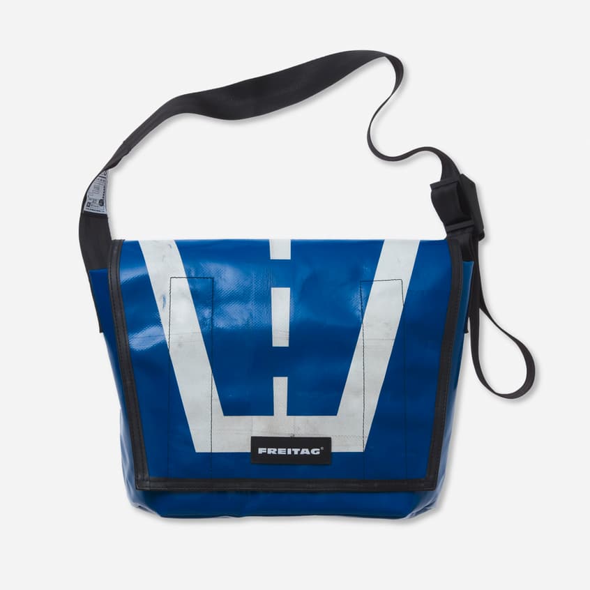 FREITAG Taschenunikate und Accessoires aus ausgedienten LKWPlanen und vollkompostierbare