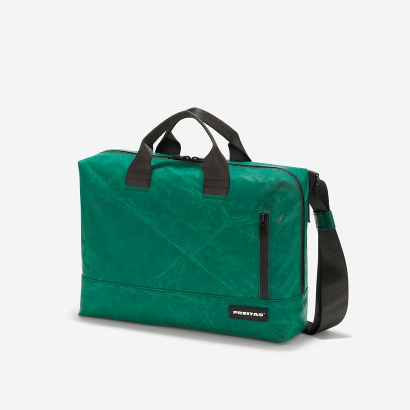 FREITAG Taschenunikate und Accessoires aus ausgedienten LKWPlanen und vollkompostierbare