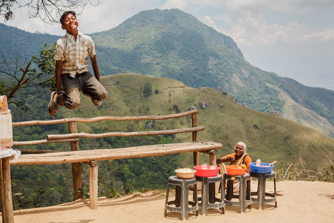 freitag_happiness_jump_munnar.jpg