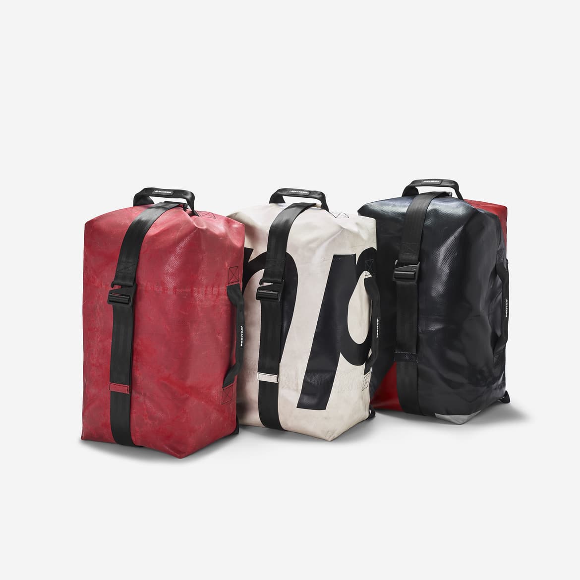 好評 黒と金文字 リュック F511 FREITAG 25L リュック/バックパック 